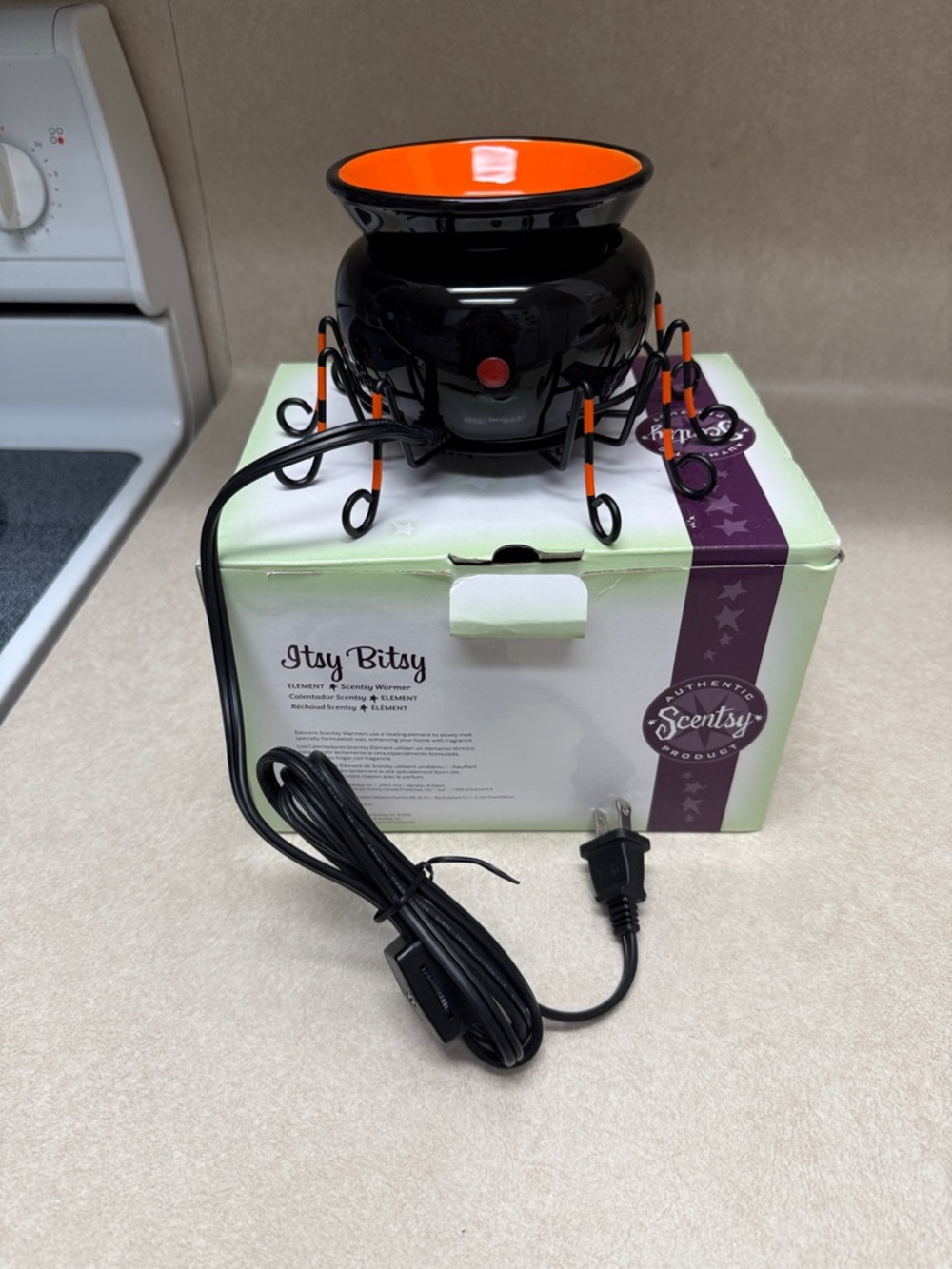 Scentsy Black & Orange Halloween Cauldron Warmer - Picture 4 of 4
